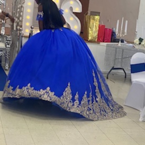 Ball gown - Picture 3 of 3